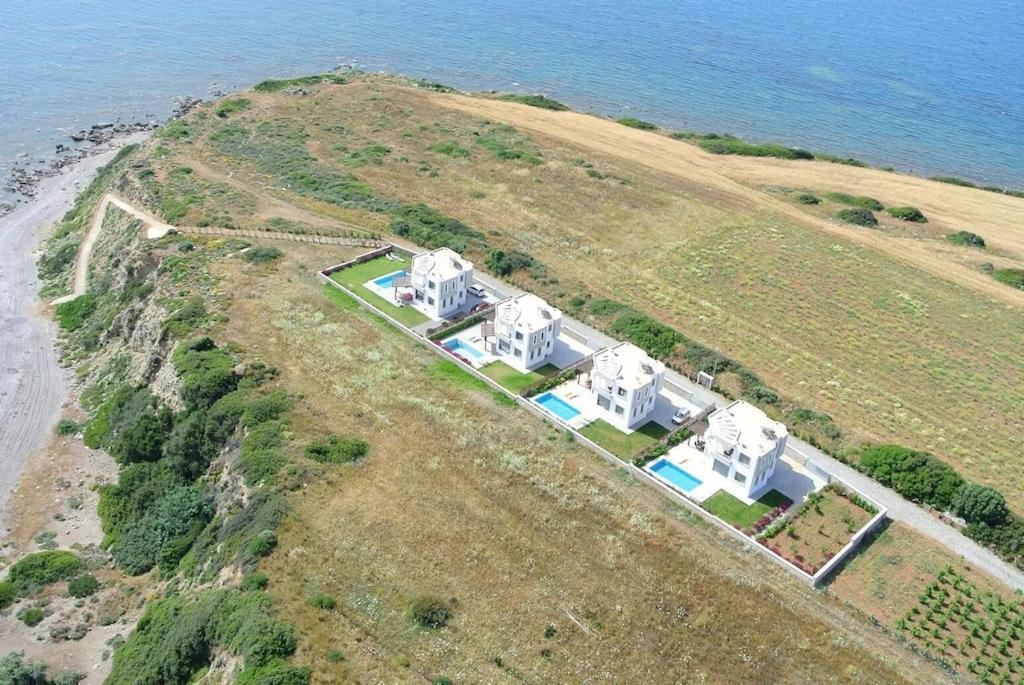 Olga Luxury Beach Front Villas Lakhaniá Exteriör bild