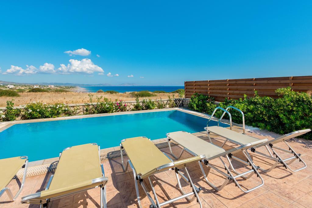 Olga Luxury Beach Front Villas Lakhaniá Rum bild